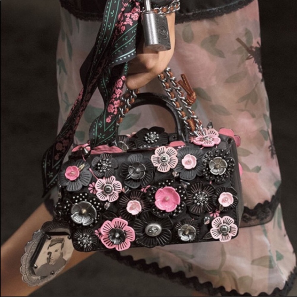 COACH Tea Rose Double Dinky -WANT TO BUY NOT SELL!